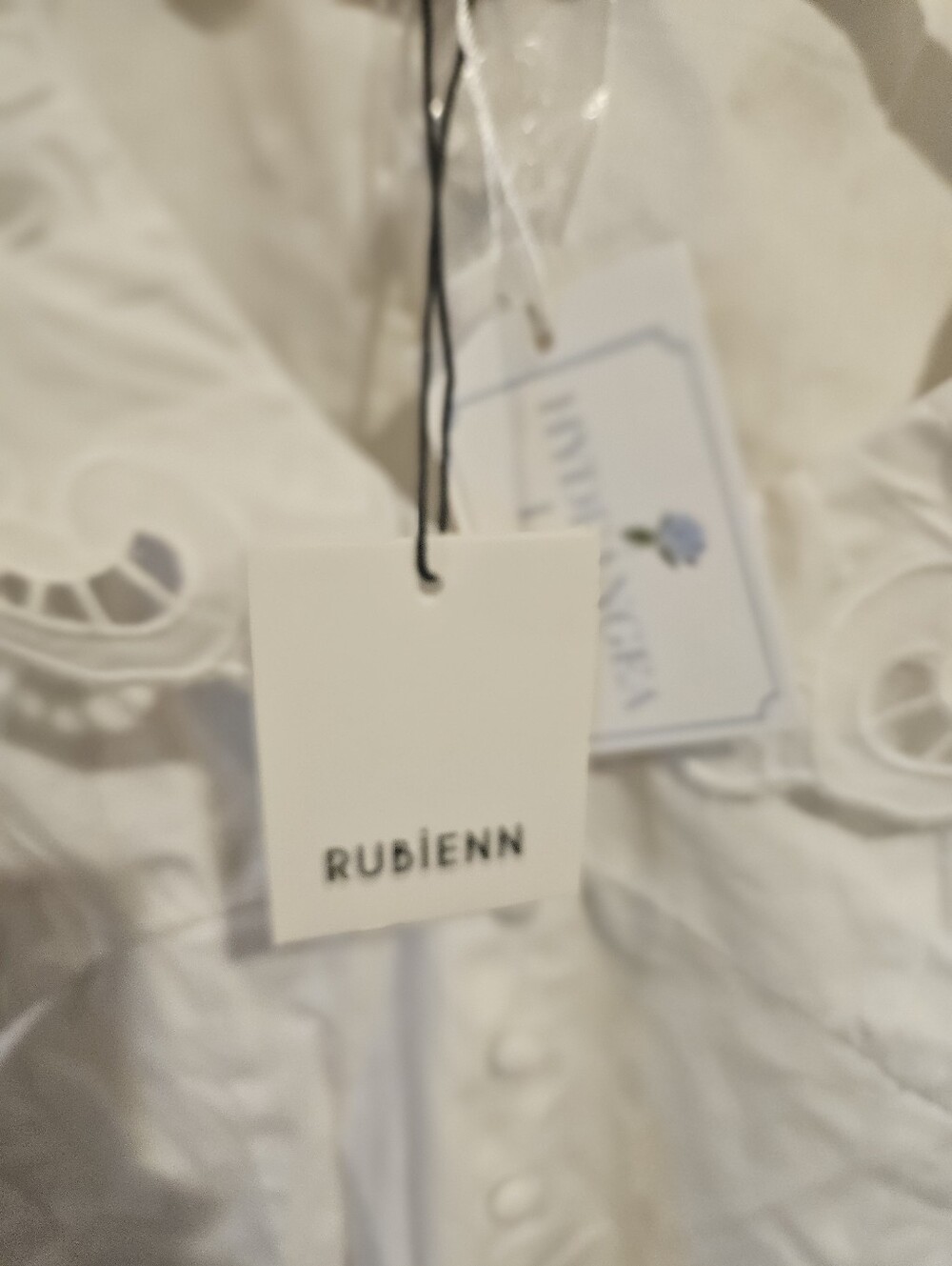 New Rubienn White Eyelet Collar Button-Front Cotton Top - Picture 3 of 6